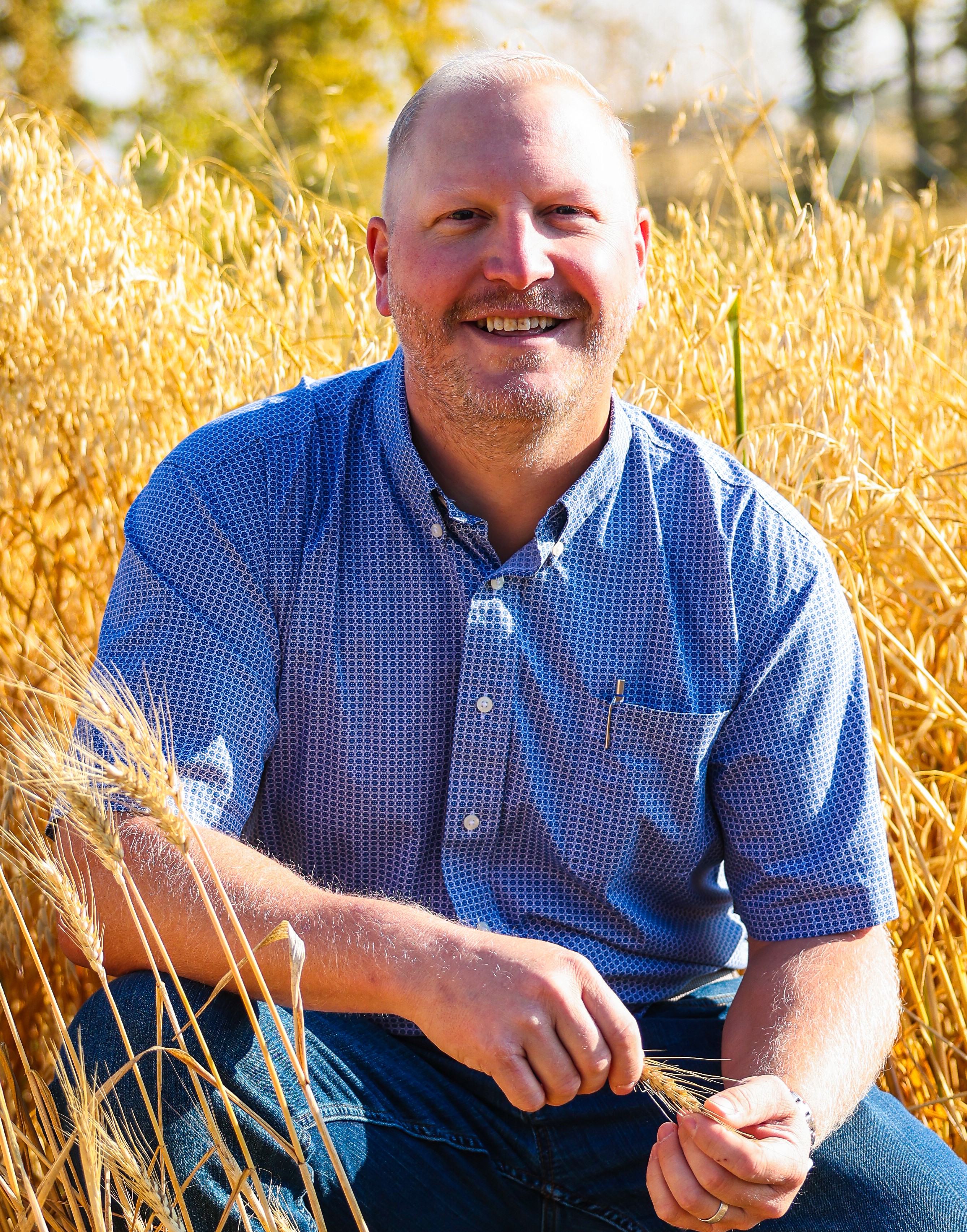 Dustin Farr Headshot