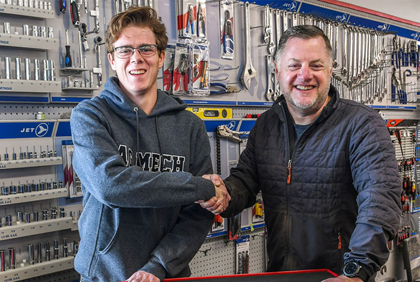 Trades Student Receives Award from Bumper to Bumper