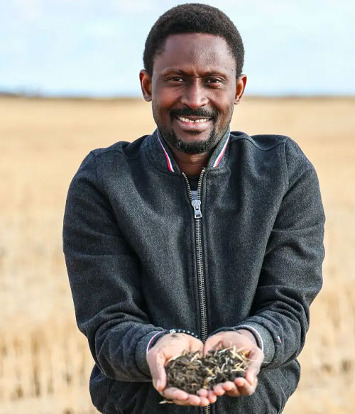 Semeton Amosu headshot